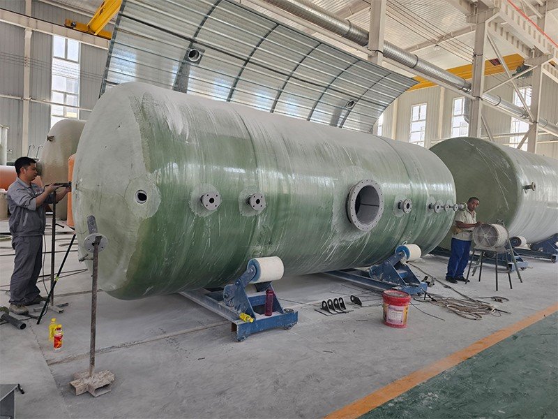 Dual Laminate Tanks Dual Laminate Tanks